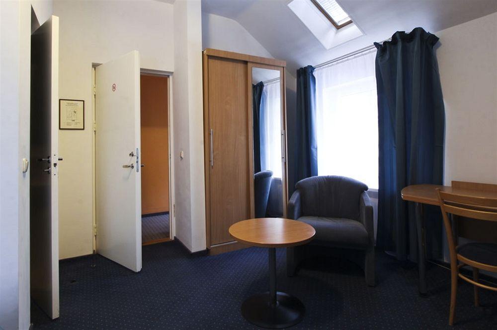Telecom Guest Hotel Vilnius Bagian luar foto