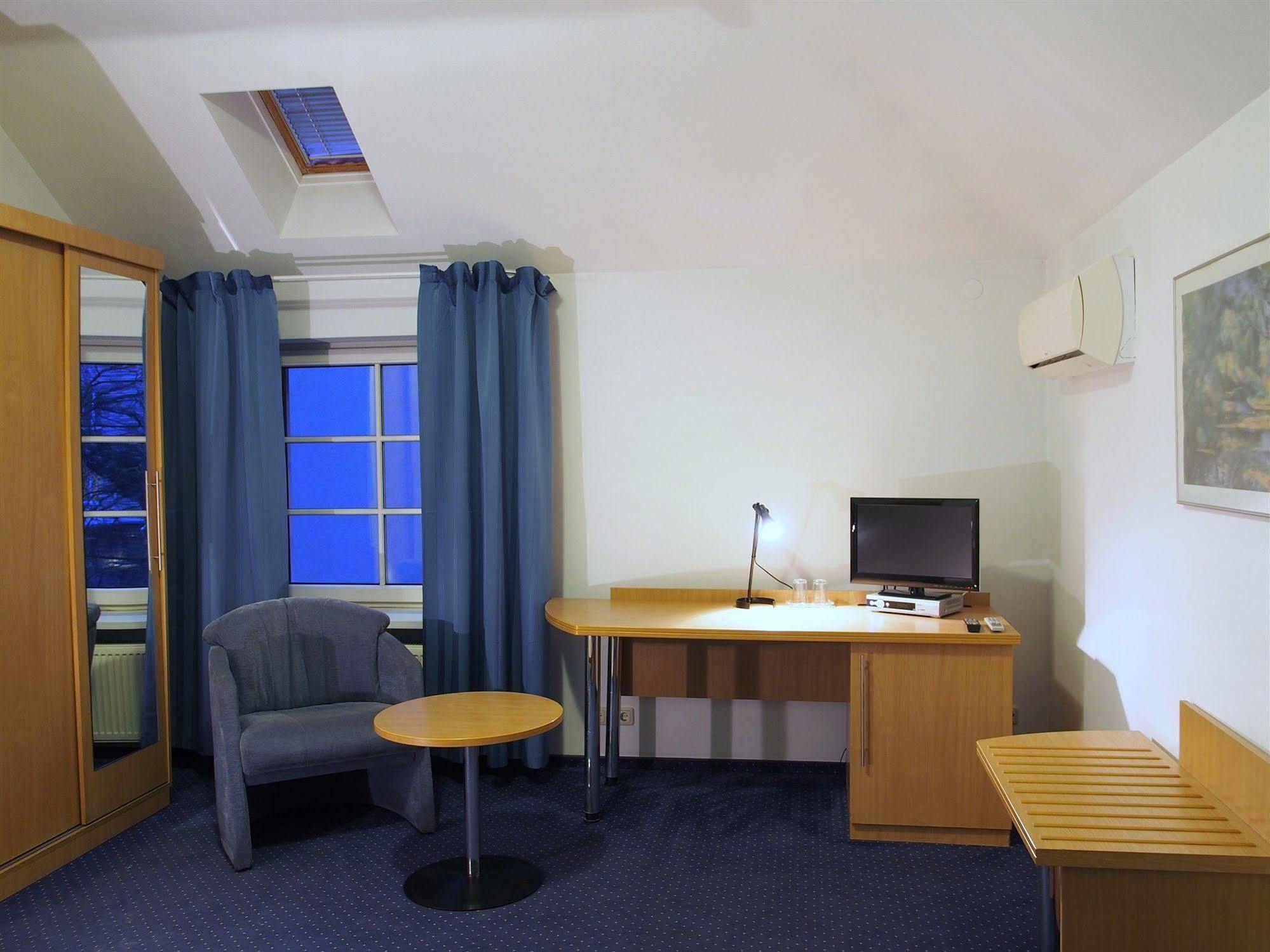Telecom Guest Hotel Vilnius Bagian luar foto