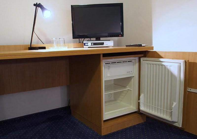 Telecom Guest Hotel Vilnius Bagian luar foto